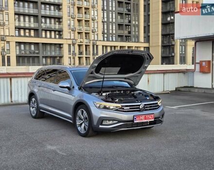 Серый Фольксваген Пассат Альтрак, объемом двигателя 2 л и пробегом 155 тыс. км за 29450 $, фото 141 на Automoto.ua