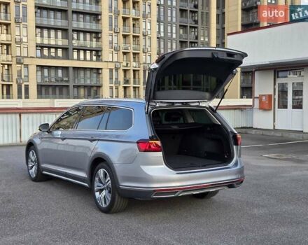 Серый Фольксваген Пассат Альтрак, объемом двигателя 2 л и пробегом 155 тыс. км за 29450 $, фото 113 на Automoto.ua