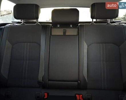 Серый Фольксваген Пассат Альтрак, объемом двигателя 2 л и пробегом 155 тыс. км за 29450 $, фото 27 на Automoto.ua