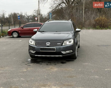 Серый Фольксваген Пассат Альтрак, объемом двигателя 2 л и пробегом 185 тыс. км за 12699 $, фото 1 на Automoto.ua