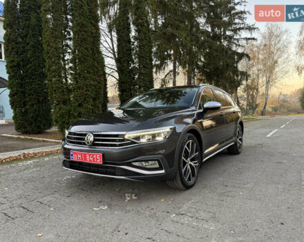 Серый Фольксваген Пассат Альтрак, объемом двигателя 2 л и пробегом 215 тыс. км за 23500 $, фото 1 на Automoto.ua