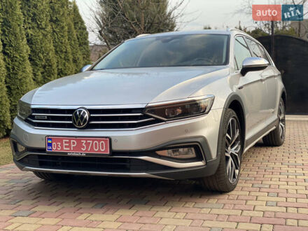 Фольксваген Пассат Альтрак 2020 в Луцке на Automoto.ua Серый Фольксваген Пассат Альтрак, объемом двигателя 2 л и пробегом 232 тыс. км за 25700 $, фото 1 на Automoto.ua