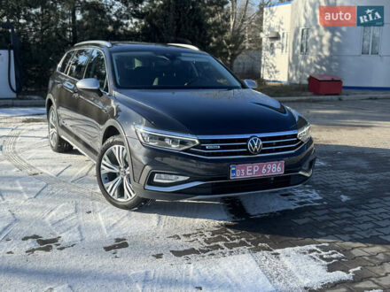 Фольксваген Пассат Альтрак 2022 в Львове на Automoto.ua Серый Фольксваген Пассат Альтрак, объемом двигателя 2 л и пробегом 175 тыс. км за 29300 $, фото 1 на Automoto.ua