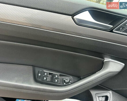 Синий Фольксваген Пассат Альтрак, объемом двигателя 2 л и пробегом 185 тыс. км за 16800 $, фото 10 на Automoto.ua