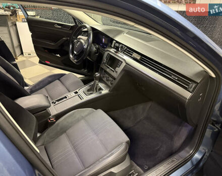 Синий Фольксваген Пассат Альтрак, объемом двигателя 2 л и пробегом 185 тыс. км за 16800 $, фото 6 на Automoto.ua