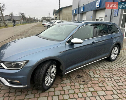 Синий Фольксваген Пассат Альтрак, объемом двигателя 2 л и пробегом 185 тыс. км за 16800 $, фото 1 на Automoto.ua