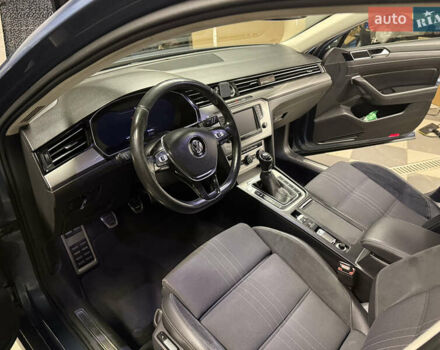 Синий Фольксваген Пассат Альтрак, объемом двигателя 2 л и пробегом 185 тыс. км за 16800 $, фото 7 на Automoto.ua