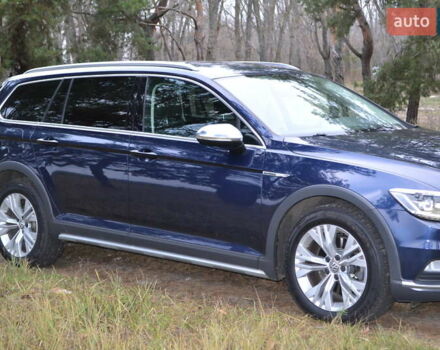 Синий Фольксваген Пассат Альтрак, объемом двигателя 2 л и пробегом 240 тыс. км за 17999 $, фото 7 на Automoto.ua