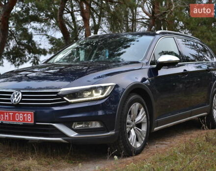 Синий Фольксваген Пассат Альтрак, объемом двигателя 2 л и пробегом 240 тыс. км за 17999 $, фото 2 на Automoto.ua