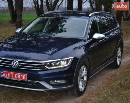 Синий Фольксваген Пассат Альтрак, объемом двигателя 2 л и пробегом 240 тыс. км за 17999 $, фото 4 на Automoto.ua