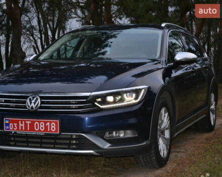 Синий Фольксваген Пассат Альтрак, объемом двигателя 2 л и пробегом 240 тыс. км за 17999 $, фото 3 на Automoto.ua
