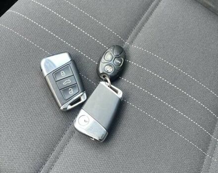 Синій Фольксваген Пассат Альтрак, об'ємом двигуна 2 л та пробігом 217 тис. км за 17450 $, фото 41 на Automoto.ua