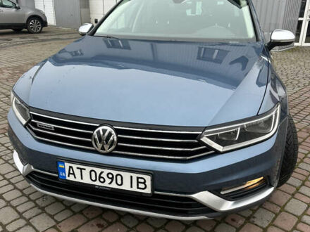 Синий Фольксваген Пассат Альтрак, объемом двигателя 2 л и пробегом 185 тыс. км за 16800 $, фото 1 на Automoto.ua