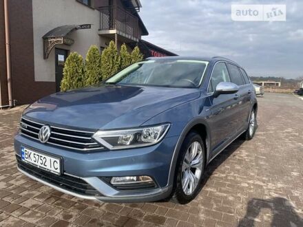 Фольксваген Пассат Альтрак 2017 в Сарнах на Automoto.ua Синий Фольксваген Пассат Альтрак, объемом двигателя 2 л и пробегом 187 тыс. км за 19700 $, фото 1 на Automoto.ua