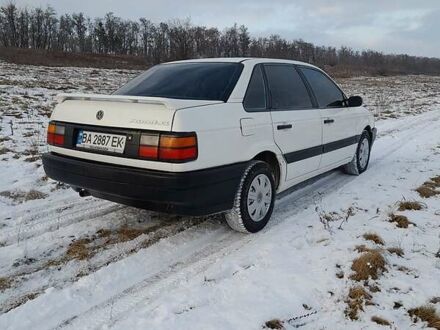 Фольксваген Пассат Б3 1989 у Кропивницькому (Кіровограді) на Automoto.ua Білий Фольксваген Пассат Б3, об'ємом двигуна 1.6 л та пробігом 162 тис. км за 3000 $, фото 1 на Automoto.ua