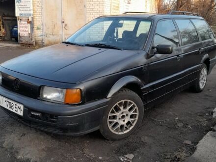 Фольксваген Пассат Б3 1988 у Києві на Automoto.ua Чорний Фольксваген Пассат Б3, об'ємом двигуна 1.8 л та пробігом 400 тис. км за 1750 $, фото 1 на Automoto.ua