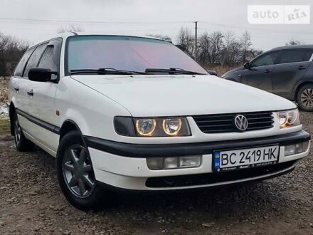 Фольксваген Пассат Б4 1994 у Городке на Automoto.ua Фольксваген Пассат Б4, об'ємом двигуна 1.9 л та пробігом 299 тис. км за 3500 $, фото 1 на Automoto.ua
