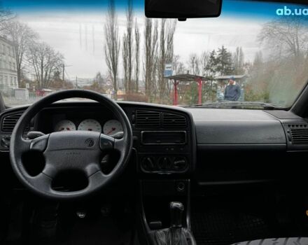 Синій Фольксваген Пассат Б4, об'ємом двигуна 1.8 л та пробігом 325 тис. км за 3640 $, фото 23 на Automoto.ua