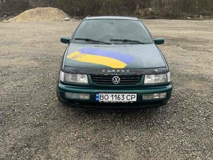 Фольксваген Пассат Б4 1995 у Монастыриске на Automoto.ua Зелений Фольксваген Пассат Б4, об'ємом двигуна 2 л та пробігом 310 тис. км за 3300 $, фото 1 на Automoto.ua