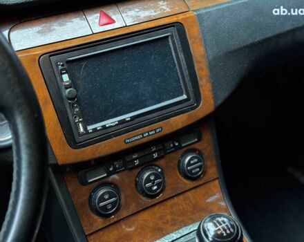 Черный Фольксваген Пассат Б6, объемом двигателя 2 л и пробегом 266 тыс. км за 5990 $, фото 17 на Automoto.ua