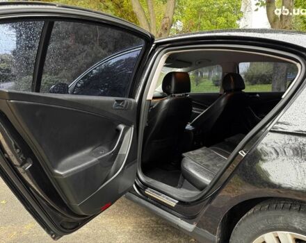 Черный Фольксваген Пассат Б6, объемом двигателя 2 л и пробегом 266 тыс. км за 5990 $, фото 23 на Automoto.ua