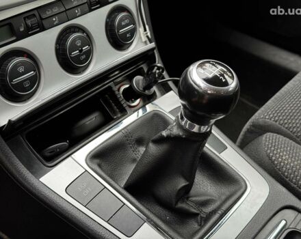 Серый Фольксваген Пассат Б6, объемом двигателя 1.8 л и пробегом 249 тыс. км за 5990 $, фото 17 на Automoto.ua