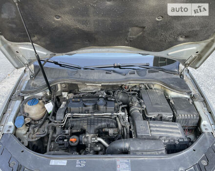 Сірий Фольксваген Пассат Б6, об'ємом двигуна 2 л та пробігом 231 тис. км за 5950 $, фото 82 на Automoto.ua