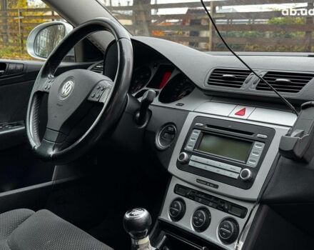 Серый Фольксваген Пассат Б6, объемом двигателя 1.8 л и пробегом 249 тыс. км за 5990 $, фото 25 на Automoto.ua