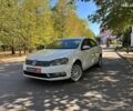 Белый Фольксваген Пассат Б7, объемом двигателя 2 л и пробегом 348 тыс. км за 11890 $, фото 1 на Automoto.ua