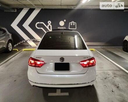 Белый Фольксваген Пассат Б7, объемом двигателя 1.8 л и пробегом 122 тыс. км за 12500 $, фото 1 на Automoto.ua