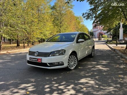 Білий Фольксваген Пассат Б7, об'ємом двигуна 2 л та пробігом 348 тис. км за 11890 $, фото 1 на Automoto.ua