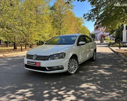 Білий Фольксваген Пассат Б7, об'ємом двигуна 2 л та пробігом 348 тис. км за 11890 $, фото 1 на Automoto.ua
