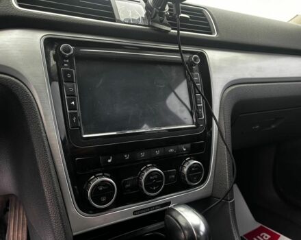 Черный Фольксваген Пассат Б7, объемом двигателя 2.5 л и пробегом 246 тыс. км за 9690 $, фото 20 на Automoto.ua