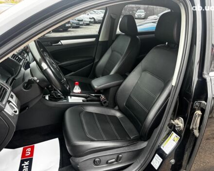 Черный Фольксваген Пассат Б7, объемом двигателя 2.5 л и пробегом 246 тыс. км за 9690 $, фото 12 на Automoto.ua