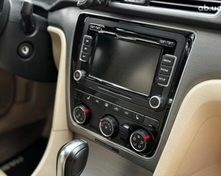 Черный Фольксваген Пассат Б7, объемом двигателя 1.8 л и пробегом 140 тыс. км за 10990 $, фото 31 на Automoto.ua