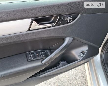 Фольксваген Пассат Б7 2012 в Ровно на Automoto.ua Серый Фольксваген Пассат Б7, объемом двигателя 2.5 л и пробегом 202 тыс. км за 9200 $, фото 6 на Automoto.ua