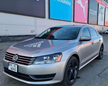 Фольксваген Пассат Б7 2012 в Ровно на Automoto.ua Серый Фольксваген Пассат Б7, объемом двигателя 2.5 л и пробегом 202 тыс. км за 9200 $, фото 3 на Automoto.ua
