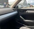Серый Фольксваген Пассат Б7, объемом двигателя 2 л и пробегом 245 тыс. км за 11590 $, фото 28 на Automoto.ua
