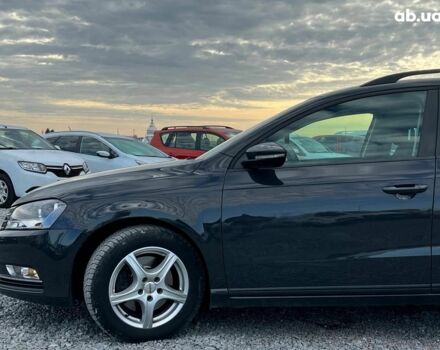 Серый Фольксваген Пассат Б7, объемом двигателя 1.6 л и пробегом 287 тыс. км за 8990 $, фото 2 на Automoto.ua