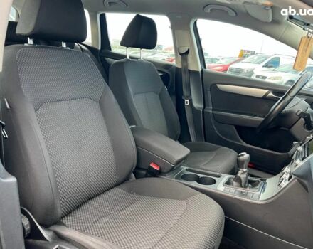 Серый Фольксваген Пассат Б7, объемом двигателя 1.6 л и пробегом 287 тыс. км за 8990 $, фото 39 на Automoto.ua