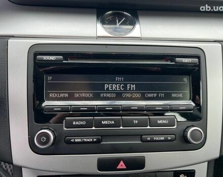 Серый Фольксваген Пассат Б7, объемом двигателя 1.6 л и пробегом 287 тыс. км за 8990 $, фото 29 на Automoto.ua