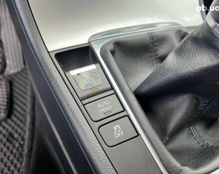 Серый Фольксваген Пассат Б7, объемом двигателя 1.6 л и пробегом 287 тыс. км за 8990 $, фото 32 на Automoto.ua