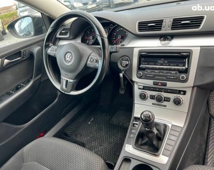Серый Фольксваген Пассат Б7, объемом двигателя 1.6 л и пробегом 287 тыс. км за 8990 $, фото 41 на Automoto.ua