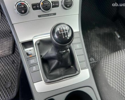 Серый Фольксваген Пассат Б7, объемом двигателя 1.6 л и пробегом 287 тыс. км за 8990 $, фото 31 на Automoto.ua