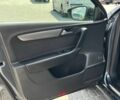 Серый Фольксваген Пассат Б7, объемом двигателя 2 л и пробегом 350 тыс. км за 11290 $, фото 26 на Automoto.ua