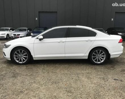 Белый Фольксваген Пассат Б8, объемом двигателя 2 л и пробегом 55 тыс. км за 30990 $, фото 24 на Automoto.ua