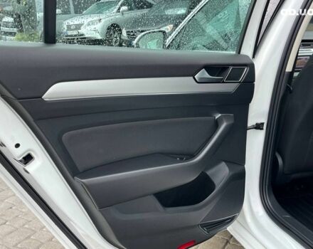 Білий Фольксваген Пассат Б8, об'ємом двигуна 1.6 л та пробігом 244 тис. км за 13490 $, фото 30 на Automoto.ua