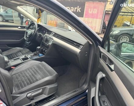 Синій Фольксваген Пассат Б8, об'ємом двигуна 2 л та пробігом 332 тис. км за 15990 $, фото 11 на Automoto.ua