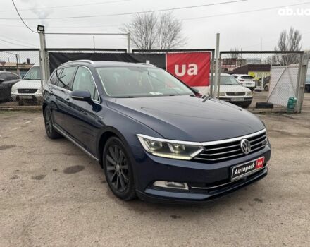Синій Фольксваген Пассат Б8, об'ємом двигуна 2 л та пробігом 332 тис. км за 15990 $, фото 2 на Automoto.ua