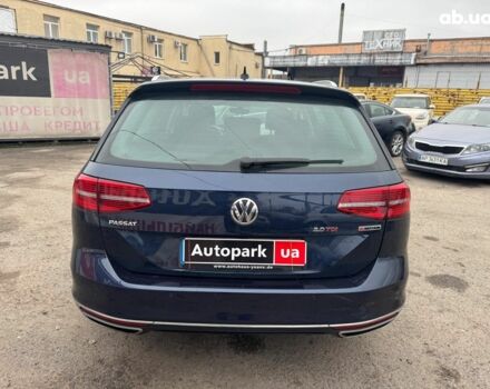 Синій Фольксваген Пассат Б8, об'ємом двигуна 2 л та пробігом 332 тис. км за 15990 $, фото 5 на Automoto.ua